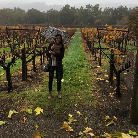 Meet your Posher, Andrea - Picture 2 of 2